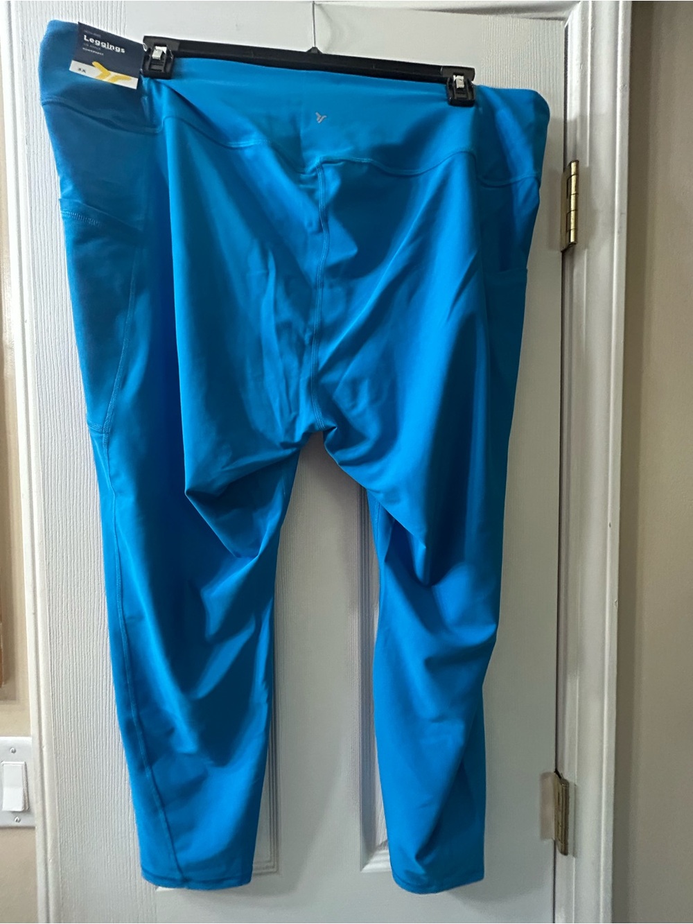 Old Navy Powersoft Leggings with Side Pocket - Picture 5 of 5